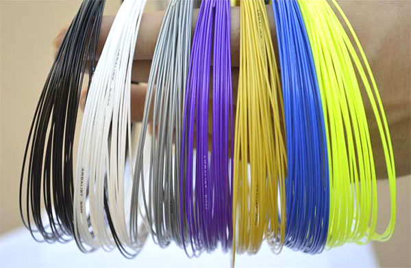 羽毛球初學者福利!教你選擇合適的羽毛球線!