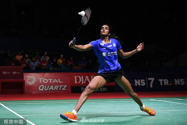 羽毛球比賽中什么時(shí)候可以重發(fā)球?