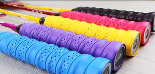 羽毛球拍手膠種類那么多，新手應(yīng)該如何選擇？